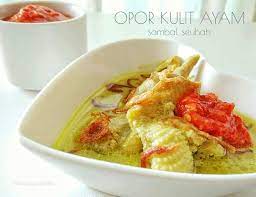 Dalam tradisi jawa, opor ayam biasanya disajikan pada saat lebaran. Opor Ayam Sambal Seuhah Ala Teh Nita Diet Keto