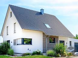 Herzlich willkommen das team von haus ziegler sorgt nicht nur für professionelle pflege und betreutem wohnen in der einrichtung, das leistungsspektrum beglei. Klassisches Satteldachhaus Einfamilienhaus Doppelgarage Satteldach