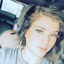 Laura Leiva (@essentially.laury) • Instagram photos and videos