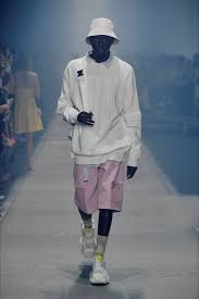 Hugo Berlin Spring Summer 2019 Ready To Wear Shows Vogue It Hugo Fashion Business Casual Berlin Fashion Street