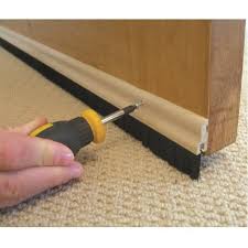 Bas de porte pivotant lèvre souple. Bas De Porte Avec Brosse En Bois Naturel A Vernir A Peindre 838mm Cdiscount Bricolage