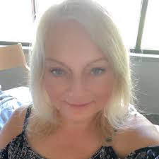 Let's make a custom wreath today.