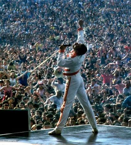 Freddie Mercury performs with Queen at Slane Castle in 1986