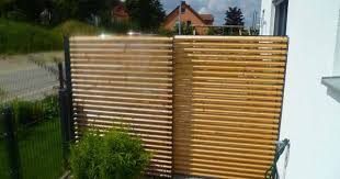 Terrassenabgrenzung Mit Schiebeture Lignum Linearis Sichtschutzwand Garten Sichtschutz Garten Garten Landschaftsbau