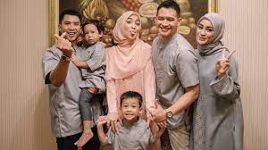 Rezky adıtya dan cıtra kırana shootıng ıstrı tercınta. Gelar Pengajian Rezky Aditya Dan Citra Kirana Semakin Lengket