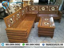 Kursi tamu sofa ganesa merupakan kursi asli produk jepara walaupun terkesan mewah tapi tidak meninggal ciri khas ukiran asli jepara. Kursi Tamu Sudut Minimalis Jati With Motif Ukiran Jepara Toko Mebel Online Jepara Supplier Furniture Minimalis Ukiran Mewah