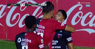 Aliendro made his debut for chacarita juniors in a copa. Aliendro Evita Un Disgusto De Colon En Copa