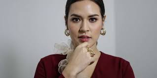 Smp dan smk idn memiliki keunggulan utama di bidang it (teknologi informasi) yang mengacu pada kebutuhan industri it internasional. Profil Raisa Penyanyi Bersuara Merdu Yang Sebabkan Hari Patah Hati Nasional Halaman All Kompas Com