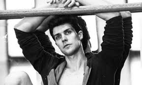 Roberto bolle is the king of dance. Roberto Bolle La Foto Del Passato Avete Mai Visto Il Ballerino Da Giovane