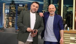 Σπάνια εξομολόγηση του νίκου μουτσινά: Nikos Moytsinas Exw Kanei Kinhseis Gia Na Yio8ethsw Ena Paidi Znews