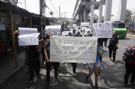 Metro station in mexico city (en); R3 Ilbkowaqsym