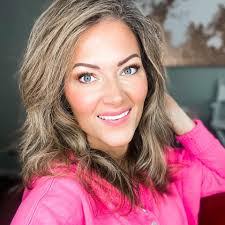 Liz Doyle's Instagram, Twitter & Facebook