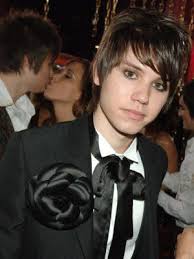 L) Amo a Ryan Ross (L)