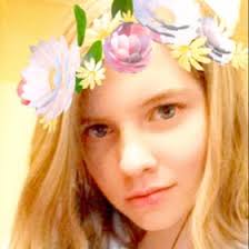 Lynette Moore (aheroestalemine)