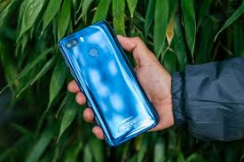 Lenovo K5 Play Review: A Powerful ...