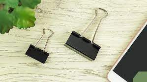 You'll have to hold the arms, or the top one will flip open. 4 Easy Ways To Make A Phone Stand Wikihow
