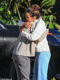 Matt damon liked the family life in his parents' house and he had always known that one day he would create his own happy family. Elsa Pataky Tightly Embraces Matt Damon S Wife Luciana Barroso In Byron Bay Geeky Craze