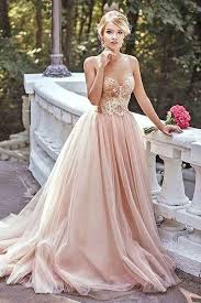 Des nombreuses robes pour la demoiselle d'honneur, sur mesure ou sur catalogue. Acheter Une Robe De Demoiselle D Honneur Large Choix Et Livraison Rapide