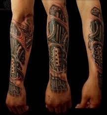 1001 Ideen Und Ispirationen Fur Ein Cooles Biomechanik Tattoo Biomechanik Tattoo Biomechanik Tattoos Biomechanic Tattoo