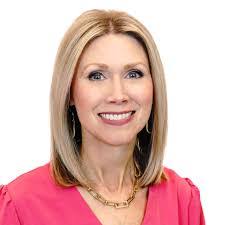 Amy Fee's Instagram, Twitter & Facebook