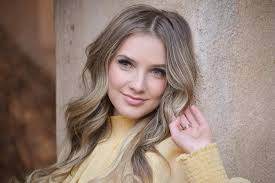 Hey looking for photographer for the 22nd for my daughter Senior prom!!!