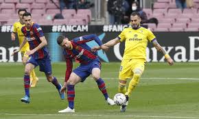 90'+1' cadiz player alvaro negredo strikes the shot off target, ball is cleared by the. Hv4d0qgd9fngdm