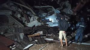 Ini juga meningkatkan risiko terjadinya tsunami jika terjadi di kedalaman dan. 4g 7mhbo9ba6tm