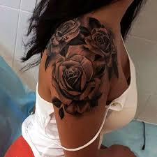 Henna tattoos are to go for in case you wish to try some designs before getting the same tattoo. Pinterest Claudiaa Em Shoulder Tattoos For Women Tattoos Rose Shoulder Tattoo