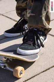 Slide your foot into comfort and style in the etnies division men's skate shoe. 70cyxrssdqlpcm