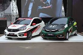 Virtual stage makassar berupa bmw e39 modifikasi kepada pemenangnya, pada sabtu (19/6), panitia mulai memperkanalkan mobil modifikasi yang akan menjadi hadiah supergiveaway rangkaian imx selanjutnya di pekanbaru yang akan digelar pada 7 agustus mendatang mulai diperkenalkan. Honda Brio Virtual Modification Siap Digelar Kembali