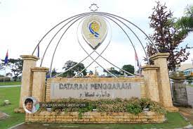 Batu pahat was the location of the headquarters for the 1bn fiji infantry regiment, serving as part of the commonwealth forces during the malayan emergency, from 1952 to 1956. Dataran Penggaram Batu Pahat