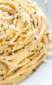 Spaghetti Met Parmezaanse Kaas En Peper Italian Dinner Recipes Italian Recipes Yummy Comfort Food