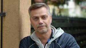 A sikeres műsorvezető régi titkot árult el: Harsanyi Levente Dobbenetes Csaladi Titokrol Rantotta Le A Leplet Nlc