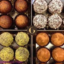 صور شوكولاته جميلة احلى انواع الشوكولاته بالصور اشكال روعه Chocolate Shop Chocolate Chocolate Photos
