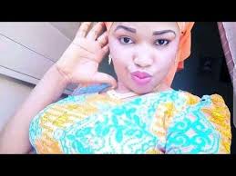 Kamar daga sama na ji ana kwankwasa kofa gidan,na mike ina tunanin waye zai zo gidan nan a wannan lakacin? Babban Burina A Ziramin Katuwar Bura Lokacin Da Ake Cin Gindina Youtube
