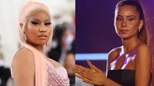 La unica foto linda de carnet que he visto en mi vida, le comentó la diseñadora chilena lupe gajardo, a quien camila gallardo le respondió con risas. Nicki Minaj Uso El Mismo Vestido Que Cami Gallardo En Los Grammys Latinos Quien Luce Mejor Guioteca