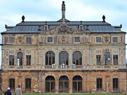 ˈhɛʁn̩hɔʏzɐ ˈɡɛʁtn̩) of herrenhausen palace, located in herrenhausen, an urban district of lower saxony's capital of hanover are made up of the great garden (großer garten), the berggarten, the georgengarten and the welfengarten. Spendengelder Zur Rekonstruktion Liegen Brach Palais Grosser Garten Steckt In Der Sackgasse Dnn Dresdner Neueste Nachrichten