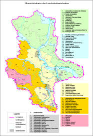 Auf die fläche bezogen ist es das achtgrößte und an der größe der bevölkerung gemessen das zehntgrößte land in deutschland. Landschaftsprogramm