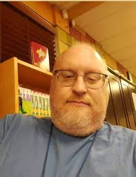 When I post my man do yall wanna see his shoe or his arm