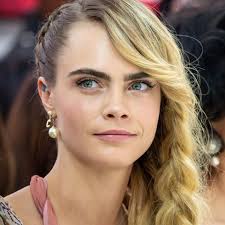 Kurzhaarfrisuren damen braun locken schnelle hochsteckfrisuren kurze lockige haare. Rockabilly Frisuren Locken Die Rocken 5 Tolle Anleitungen Gala De