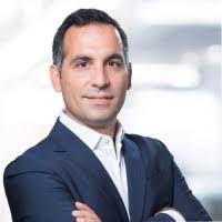 Sara Ventre's Instagram, Twitter & Facebook