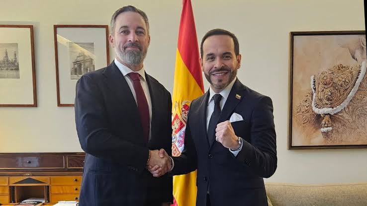 El candidato Abelardo de la Espriella se aproxima a la ultraderecha global  para arrebatarle espacio al uribismo | EL PAÍS América Colombia