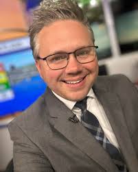 Yay! It's Friday! Have a super day! Weekend plans? I was thinking the  Grainger County Tomato Festival.