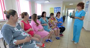 Cele 126 ziel de concediu de maternitate (pre si post natal) sunt platite cu 85% din media bruta a veniturilor realizate in ultimele 6 luni de lucru inainte de ivirea riscului (adica inainte de a. Mamele Trebuie SÄ Ètie Asta IndemnizaÅ£ia De Maternitate Tot Ce Trebuie SÄ Ètii