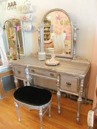 Pin By Mikaela Hodge On Apartment Ideas Bedroom Vintage Shabby Chic Vanity Shabby Chic Antiques