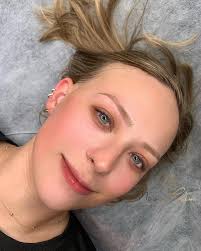 ✨WHAT ARE SOFT POWDER BROWS? Powder brows is a cosmetic semi permanent  makeup technique designed to create eyebrows with soft powder effect, very  similar to powder makeup. Powder effect is done with