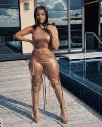Mzansi 18 thick facebook / thickness mom mzansi huge hips appreciation facebook : Top 20 Curvy Sa South African Celebrities In 2021 Beautiful Black Women
