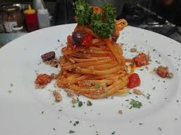 Maybe you would like to learn more about one of these? Linguine Di Gragnano Con Belladonna Di Tonno Fresco E Biscotto Di Grano D Agerola