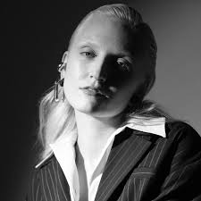 Alanna Sterling (@sterlingsilversinger) • Instagram photos and videos