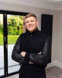 He currently resides in islington, london, england, uk. Towie S Tommy Mallet Named Multi Millionaire By Forbes Over Money Spinning Shoe Brand Mirror Online